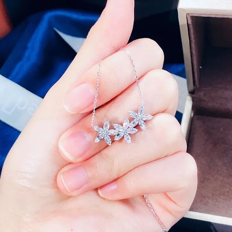 キュービックジルコニア フラワーネックレス