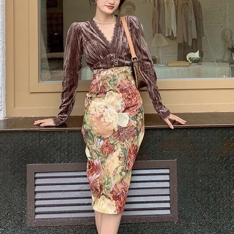 シックフラワー ペンシルスカート 2色展開