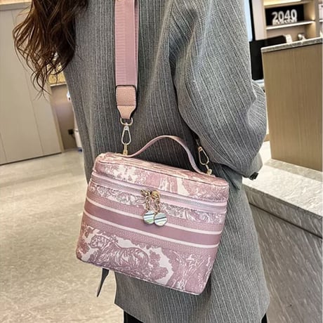 モダンデザイン スクエアバッグ 3色展開