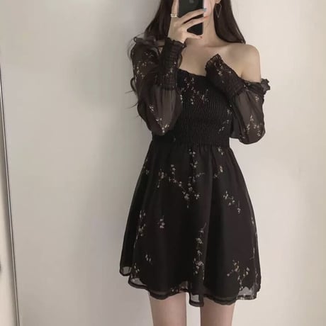ギャザーフラワー シフォンワンピース