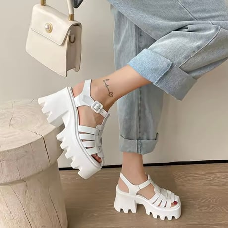 カウレザーグラディエーターサンダル 2色展開