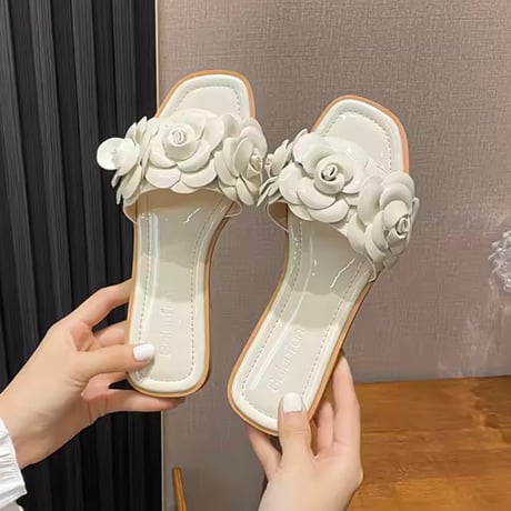 フラワーモチーフフラットサンダル 2色展開