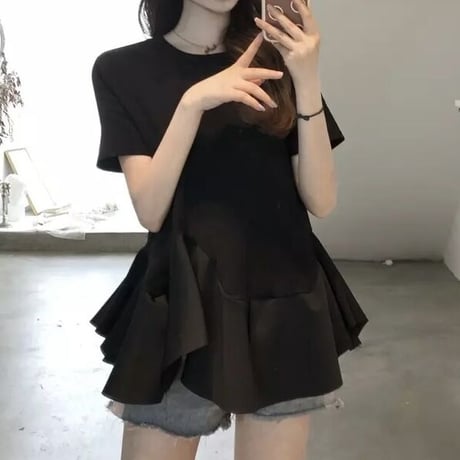 フレアヘム ブラックTシャツ