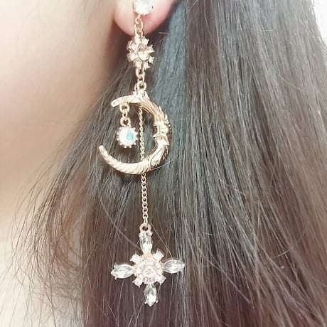 サークル&ムーン クリスタルピアス
