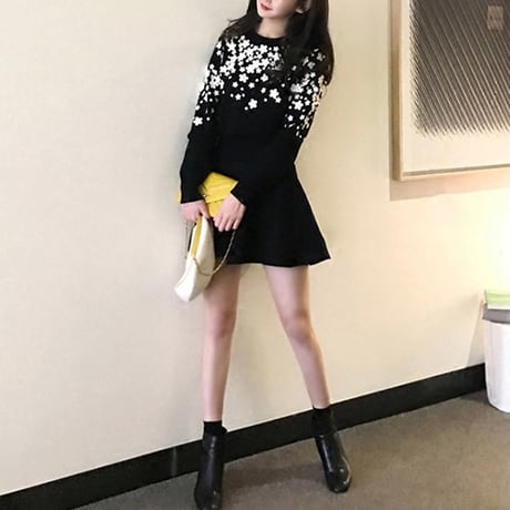 ホワイトフラワー ワッペンニット