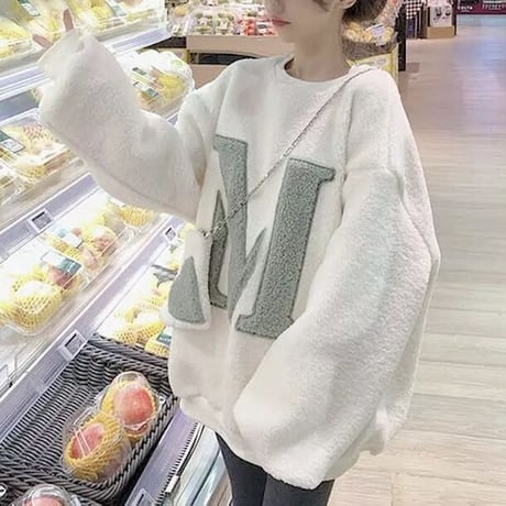 アルファベット ポーチ付きニット 2色展開