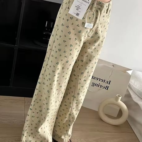 フラワーベージュデニムパンツ