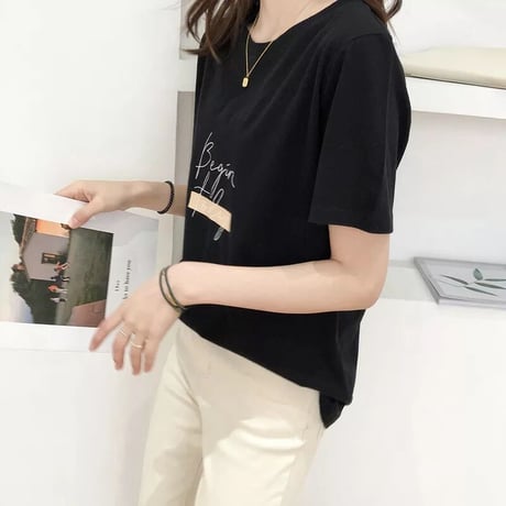 フロントレター Tシャツ 2色展開