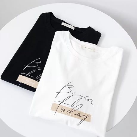 フロントレター Tシャツ 2色展開