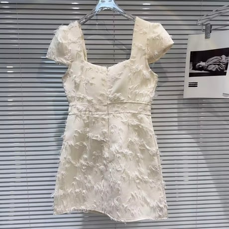 スクエアネックタッセルワンピース 3色展開
