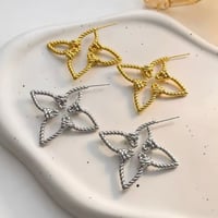 ロープフラワーピアス 2色展開