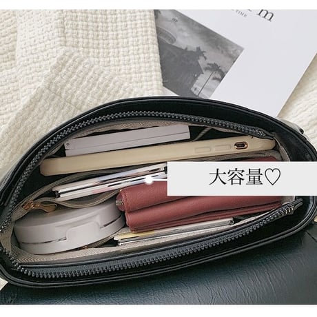 ロゴストラップ  パールモチーフキルトバッグ 2色展開