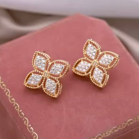 ゴールドジルコニアフラワーピアス
