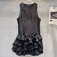 フリルブラックノースリーブワンピース