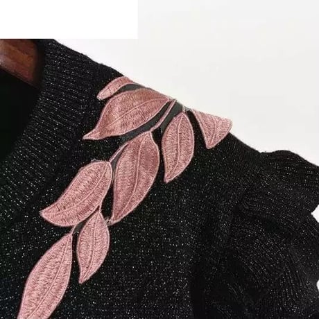 【Pink Lサイズ即納】フリルチーターワッペンニット 2色展開
