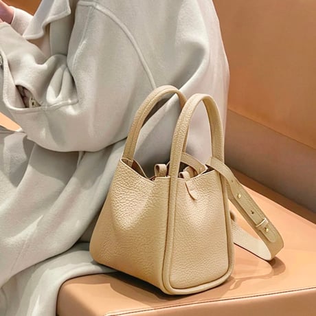 クラシックレザーハンドバッグ 3色展開