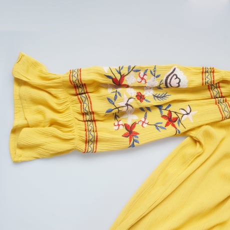 ボヘミアン刺繍 オフショルミニワンピース