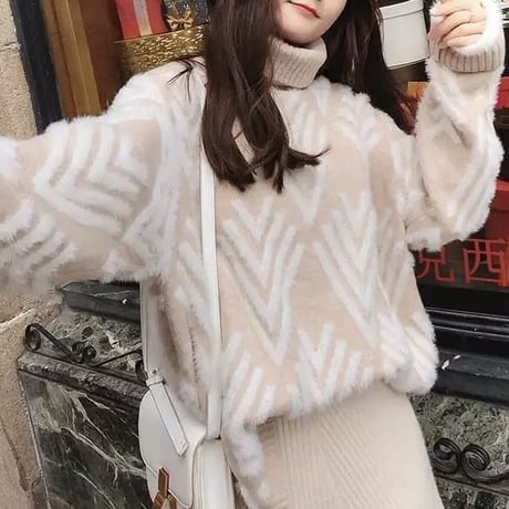 タートルネック トライバルデザインニット 2色展開