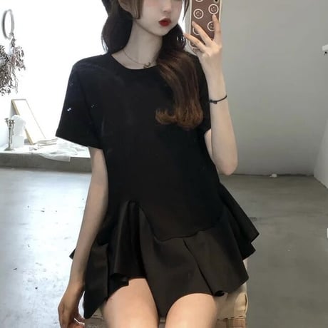フレアヘム ブラックTシャツ