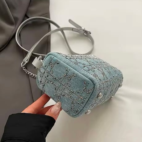 シルバーリベットハートチェーンバッグ 2色展開