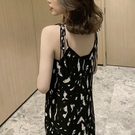 【Black Sサイズ即納】モダンペイント ストラップワンピース 2色展開