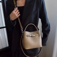 レトロバックルレザーバケットバッグ 3色展開