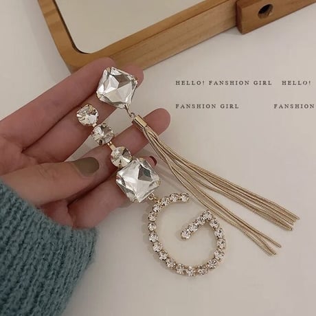 クリスタルストーン アシメチェーンピアス