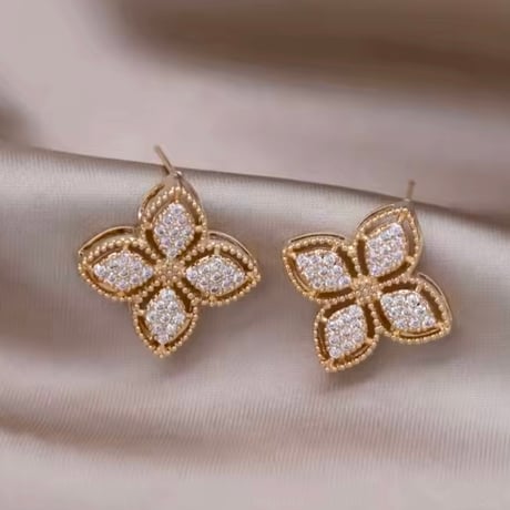 ゴールドジルコニアフラワーピアス