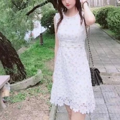 ホワイトフラワー レースビーズワンピース