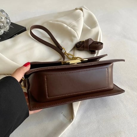 ゴールドバックル ショルダーバッグ 3色展開