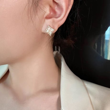 メタルジュエリー フラワーピアス