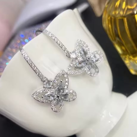 ジルコニアバタフライドロップピアス