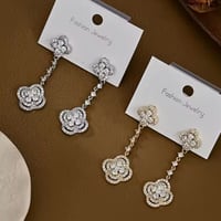 フラワードロップピアス 2色展開