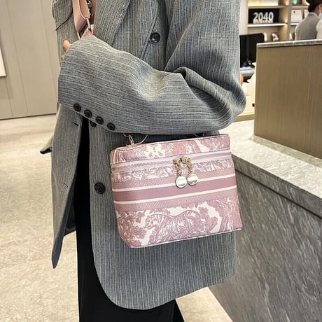 モダンデザイン スクエアバッグ 3色展開
