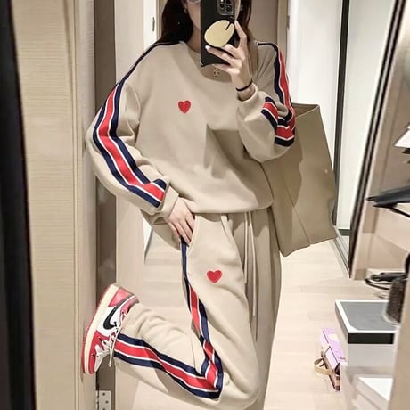 ハートライン スウェットセットアップ 3色展開