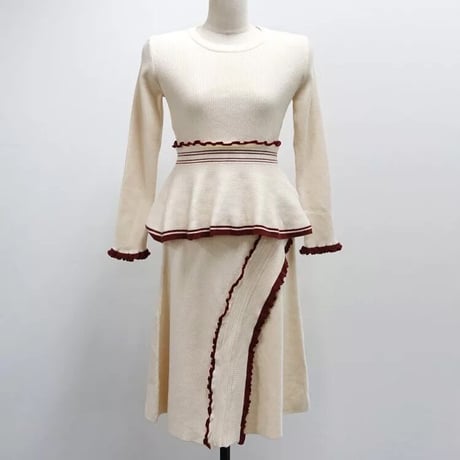 フリルデザイン ニットセットアップ 2色展開