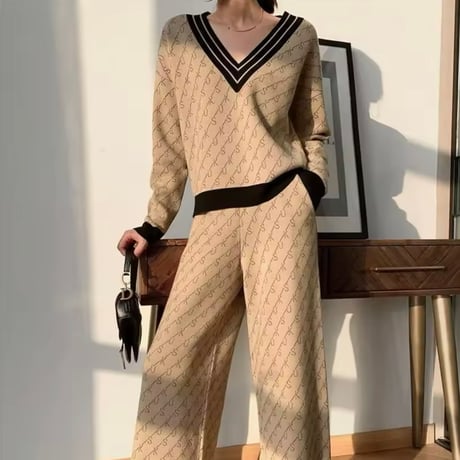アルファベットラインニット セットアップ 2色展開