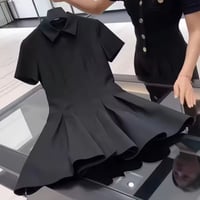 ブラックプリーツワンピース