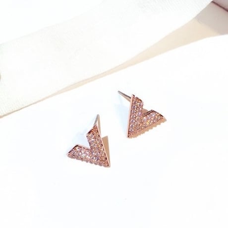 【即納】Vデザインジュエリーピアス