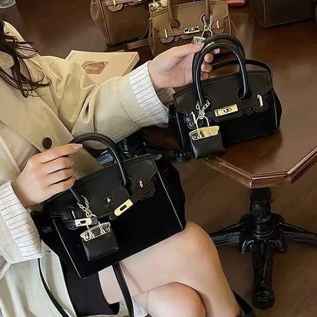 【2サイズ】バッグチャーム付きバッグ 4色展開