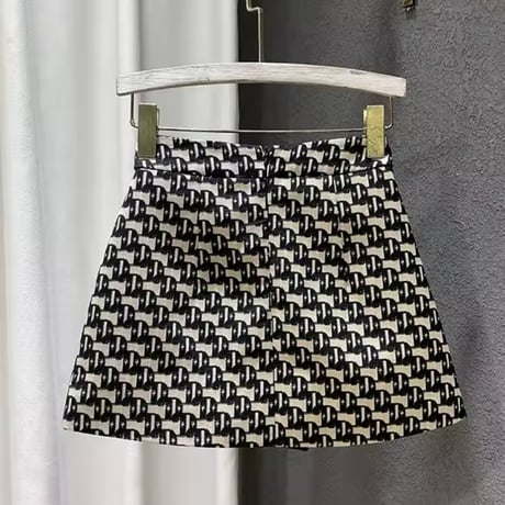 モノトーンハイデザインスカート