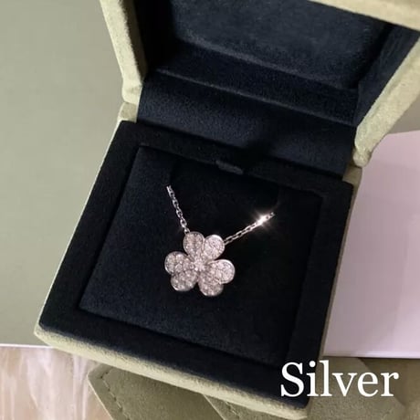 クリスタルクローバー ネックレス 3色展開