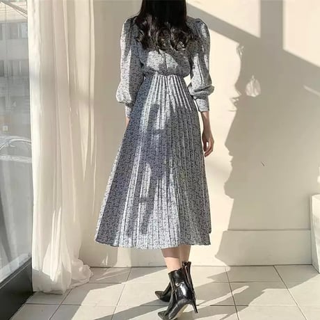 パフスリーブ フェミニンプリーツワンピース 3色展開
