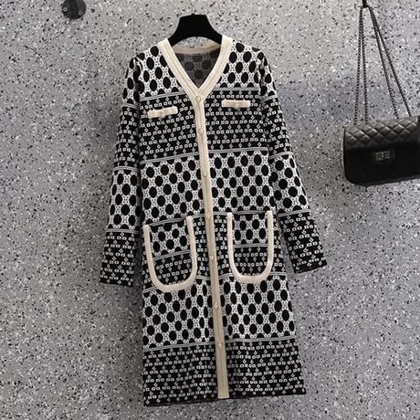 ハイデザイン パールボタンニットワンピース 2色展開