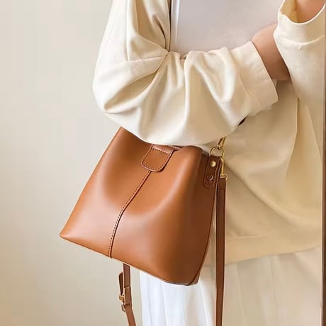 ロゴストラップバケットバッグ 4色展開