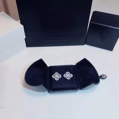 ダブルフラワー ジルコニアピアス