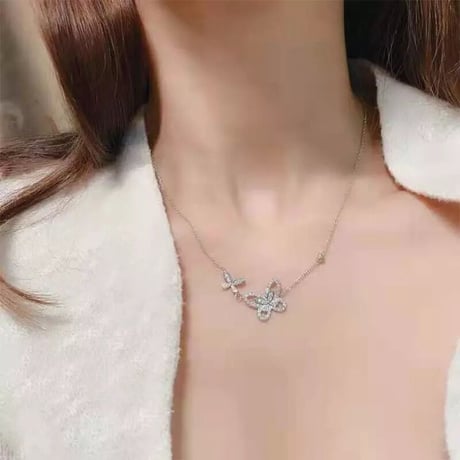 ダブルバタフライ シルバーネックレス