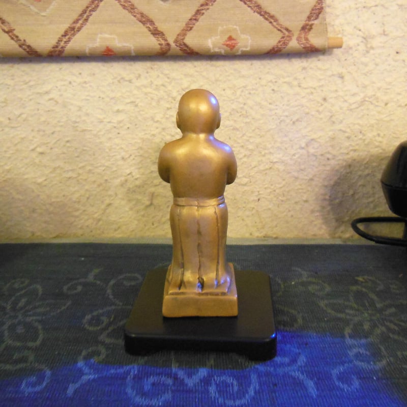 【時代古作品❗】白銅造　お座り笑顔の 子供像　唐子　重量631g　置物　オブジェ 時代古作品❗】白銅造 お座り笑顔の 子供像 唐子 重量631g 置物