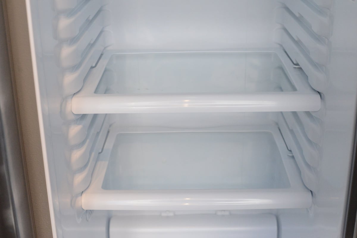 ホワイト冷蔵庫 ガラス棚付き fit=scale-down,w=1200