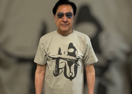 「ウルトラマンになった男が描いた」ウルトラマンTシャツ / 全４色